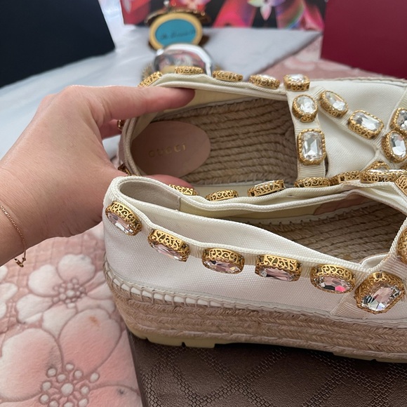 Brand: GUCCI
Style: Pepita Crystal Platform Espadrilles
Color: White - Picture 9 of 12